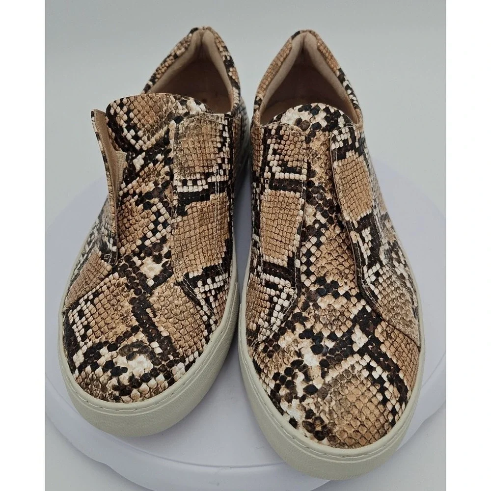 J/Slides Heidi NWOB Slip-On Round Toe Platform Sneaker Python Snake Print Sz W/9